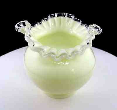FENTON ART GLASS VASELINE IVORY CREST CRIMPED 5 1/4" TRIANGLE VASE 1940-1941