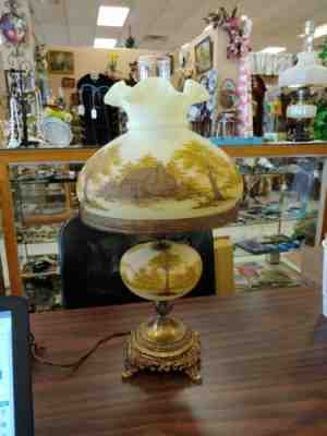 STUNNING FENTON LOG CABIN CUSTARD STUDENT LAMP - WORKS PERFECTLY MINTY