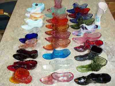 32 PIECE LOT OF VINTAGE, FENTON, MISC. DECORATIVE  GLASS SHOE SLIPPERS