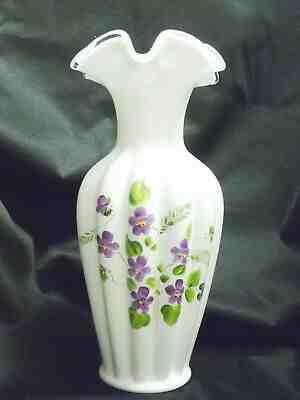Fenton Violets in the Snow Vase w/Fern