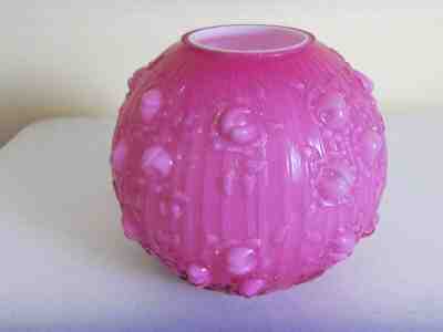 RARE 1981 FENTON LIGHT DUSTY ROSE OVERLAY “ROSES / CABBAGE ROSE” BALL LAMP SHADE