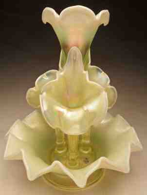 VTG Fenton Art Glass 4 Horn Epergne Topaz Opalescent Stretch Glass Vaseline 1997