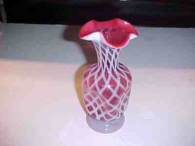 ANTIQUE Diamond Optic Opalescent Cranberry * FENTON Glass Pinch Vase 1720 (1757)