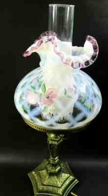 Fenton Art Glass French Opalescent Diamond Optic Trellis Pink Crest Lamp 20