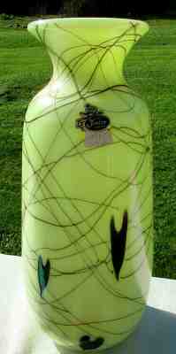 Fenton Glass Barber-Fetty Hanging Heart Custard Iridescent Vase10"H 1975 #11/600