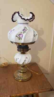 BEAUTIFUL FENTON PURPLE CREST HAND PAINTED STUDENT LAMP BY M. NICHOLS