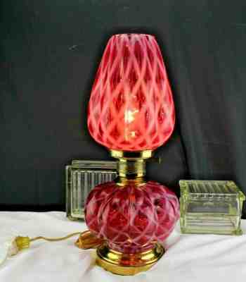 FENTON GLASS MELLON OPAL TRELLIS DIAMOND OPTIC CRANBERRY TABLE LAMP 17