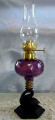 FENTON GLASS HEARTLIGHTS SRC VINTAGE 80 s SWAN AMETHYST MINIATURE OIL LAMP