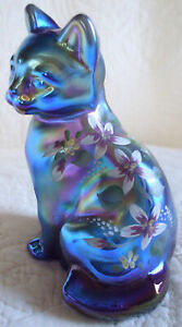 FENTON - 2001 - Favrene Sitting Cat Figurine  HP Dehmart Scott Fenton signatures