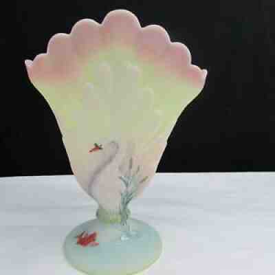 Fenton Burmese Satin GSE Swan Koi Pond OOAK Hand Painted Fan Vase 2005 W510