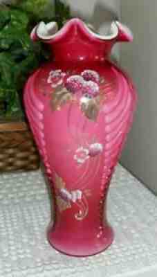 FENTON ART GLASS 1996 WILD ROSE FEATHER VASE 