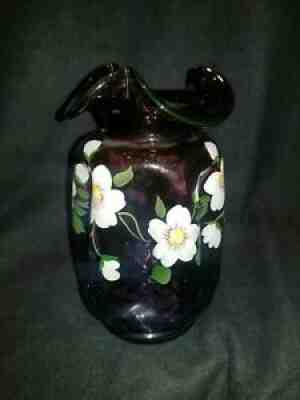 FENTON 2003 PURPLE ART GLASS MULBERRY VASE w FLOWERS