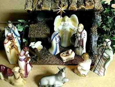 FENTON COMPLETE SET NATIVITY 1ST EDITION EACH PIECE SIGNED 22K GOLD DETAILING