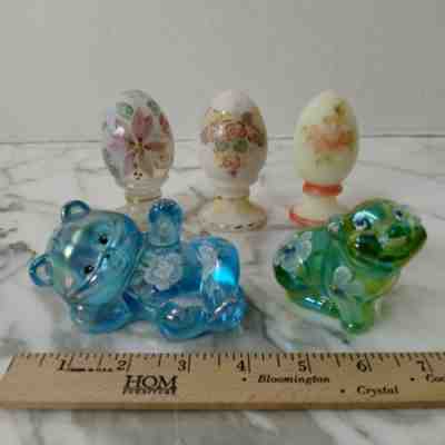 x5 Signed Fenton Art Glass Lot Carnival Blue Bear Green Pig White & Clear Eggs