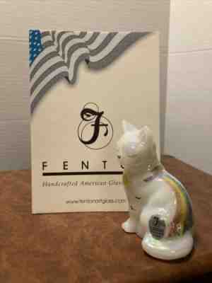 2002 Fenton signing event. French Opalescent Cat. â??Dreams & Rainbowsâ? Exclusive