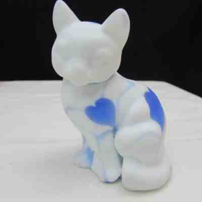 Fenton Dave Fetty Milk Glass Cobalt Satin Hanging Hearts Sitting Cat 2009 W841