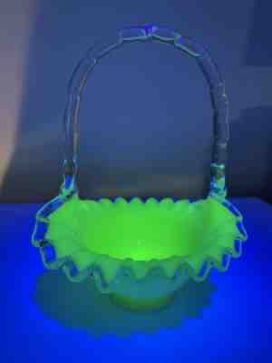 FENTON GLASS IVORY CREST MINT PERF VINTAGE 1940s VASELINE 7 BASKET