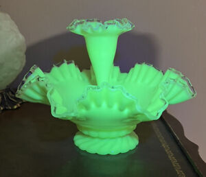 Vintage Fenton Ivory Crest Art Glass offers Console Bowl w/Epergne Horn 1940-1941