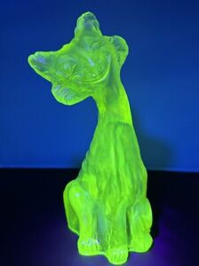 Fenton 1997 Topaz Iridescent Alley Cat - Uranium Glows #5177TI