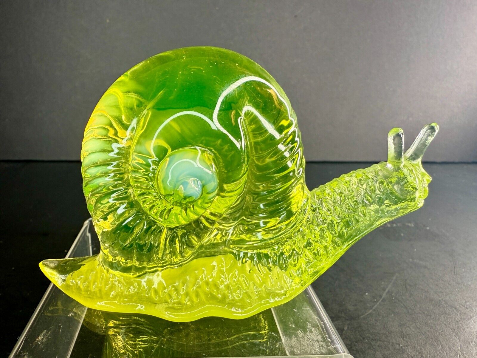 Fenton Topaz Vaseline Opalescent Glass Snail (Hard to Find)