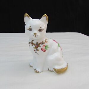 Fenton Milk Glass MARTHA REYNOLDS Floral OOAK Hand Painted Sitting Cat 1996 W749