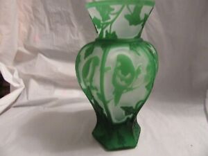 Fenton Cameo Vase By KelseyBomkamp 9''Tall Geen and  White Parrot Excellent