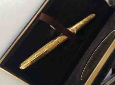 Super Rare Boucheron 18 K Solid Gold Parker 65 Fountain Pen