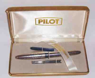 Pilot Art Craft Silver Collection Fountain Pen (2019) - Koushi (Lattice),  18K Fine (Excellent +, Works Well) - Peyton Street Pens