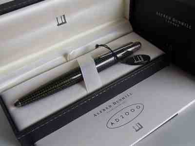 Dunhill AD2000 Carbon Fountain Pen 18K F Nib