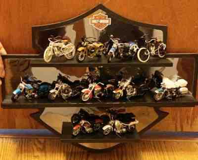 FRANKLIN MINT HARLEY DAVIDSON 1/24 DIECAST MODEL MOTORCYCLE SET W/SHELF