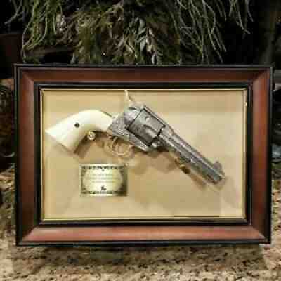 Franklin Mint John Wayne Commemorative Single Action .45 Colt Revolver &Display