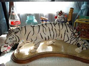 THE FRANKLIN MINT TIGER " THE WHITE MAJESTY"