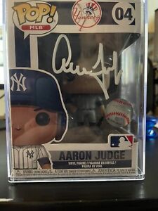 Funko Pop MLB - Yankees - Aaron Judge signed with Fanatics COA