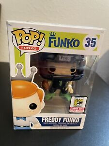 Freddy Funko Pop - Freddy Funko Football Blue 35 SDCC 2015 Limited Edition 24pcs