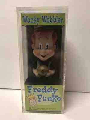 Funko Wacky Wobbler Freddy Bowler Gold Ball Fundays 2006 LE48 Includes Hard Case