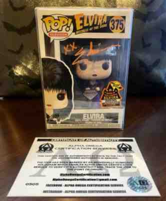 Signed Elvira LE 2500 Spooky Empire Diamond Edition Funko Pop Autographed