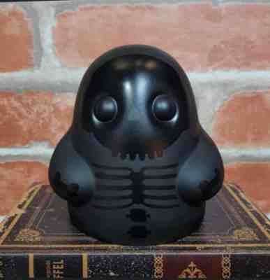 Black Death Tiny Ghost By Reis O’Brien (Simply Toys Exclusive) *Pre-Order LE 250