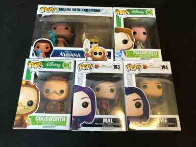 FUNKO LOT - 5 DISNEY POPS! (MOANA with KAKAMORA, MAL & EVIE from DESCENDANTS)