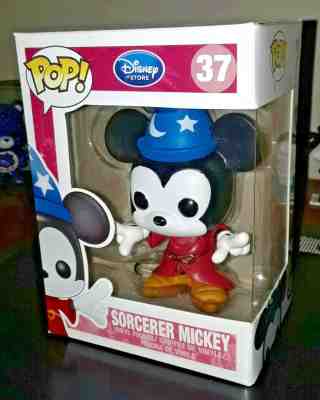 FUNKO POP! Disney: Fantasia: Sorcerer Mickey #37 - Vaulted / Rare w/ Protector