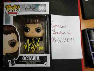 Funko pop Octavia Signed Marie Avgeropoulos autograph + Acrylic Protector