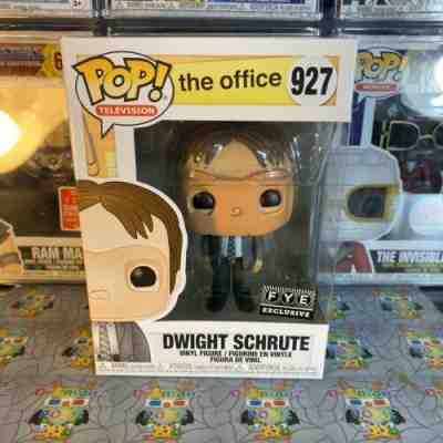 Funko Pop! The Office #927 DWIGHT SHRUTE CPR Mask FYE Exclusive IN HAND