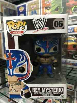 Funko POP WWE - Rey Mysterio 06  W/ Protector Guarantees Real 100%