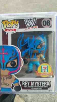 WWE Rey mysterio signed 7/11 exclusive vaulted funko pop JSA + Pop Stack