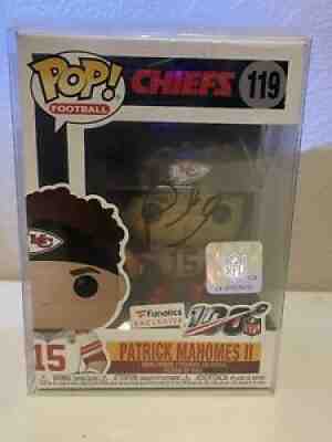 Funko Pop! NFL Patrick Mahomes II Fanatics Exclusive (Chiefs White Jersey)  Figure #119 - US