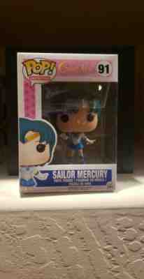 Funko Pop Sailor Mercury. One of a kind. Manufacturer defect. Orb is missing.Â 