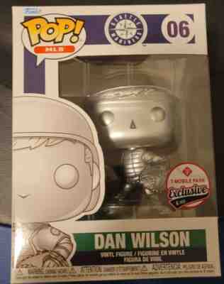 2022 Seattle Mariners Dan Wilson Silver Funko Pop SGA 9/10/22 (1 of 6)