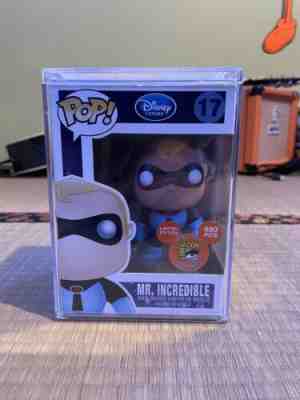 Funko Pop Disney SDCC 2011 Exclusive Mr. Incredible Blue Suit #17 LE 480 pieces