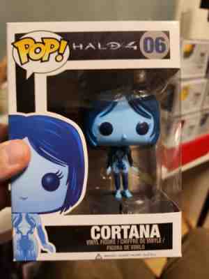 SUPER RARE! Funko POP Halo 4 - Cortana #06 W/ Hard Case Protector