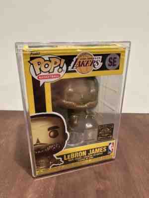 Funko POP! LeBron James metallic gold figure -SE Limited Edition-(case included)