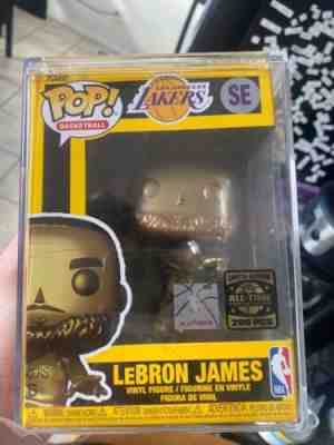 Lebron James Gold Funko pop, Limited Edition, SE edition, 1/200 ever madeÂ 